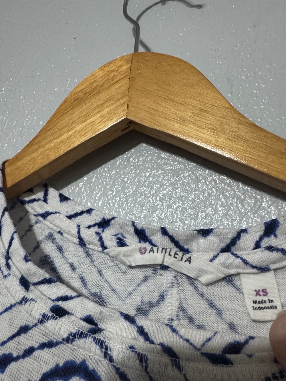 Athleta Blue White Ikat Chevron High Neck Muscle Tank Top XS - Picture 3 of 5